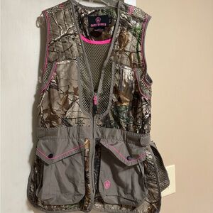 Game Winner Women's Camo Hunting Vest